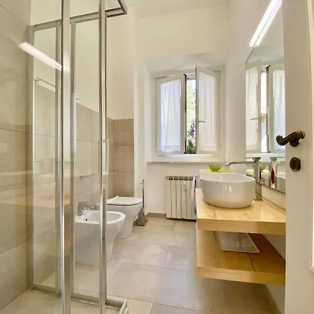 Casaviva-stylish Trilo With Ac-shared Pool-parking