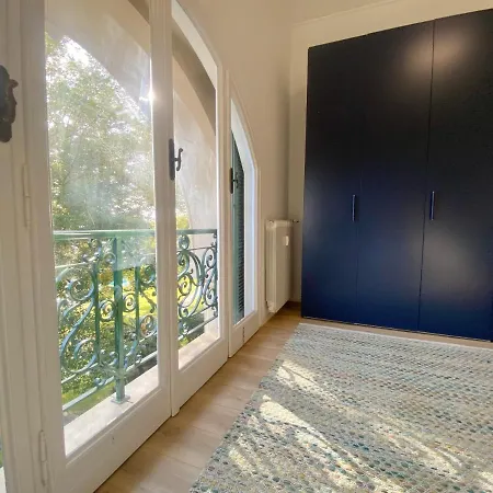 Casaviva-stylish Trilo With Ac-shared Pool-parking Apartment *