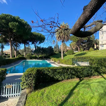 Casaviva-stylish Trilo With Ac-shared Pool-parking * Genoa