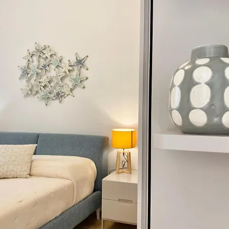 Casaviva-stylish Trilo With Ac-shared Pool-parking Lejlighed Genova