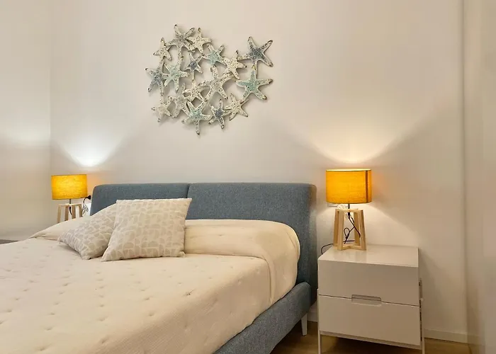 Casaviva-stylish Trilo With Ac-shared Pool-parking