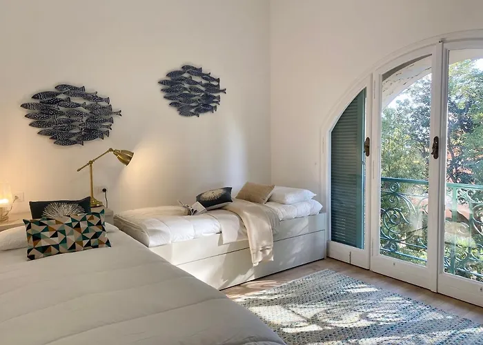 Casaviva-stylish Trilo With Ac-shared Pool-parking Genua